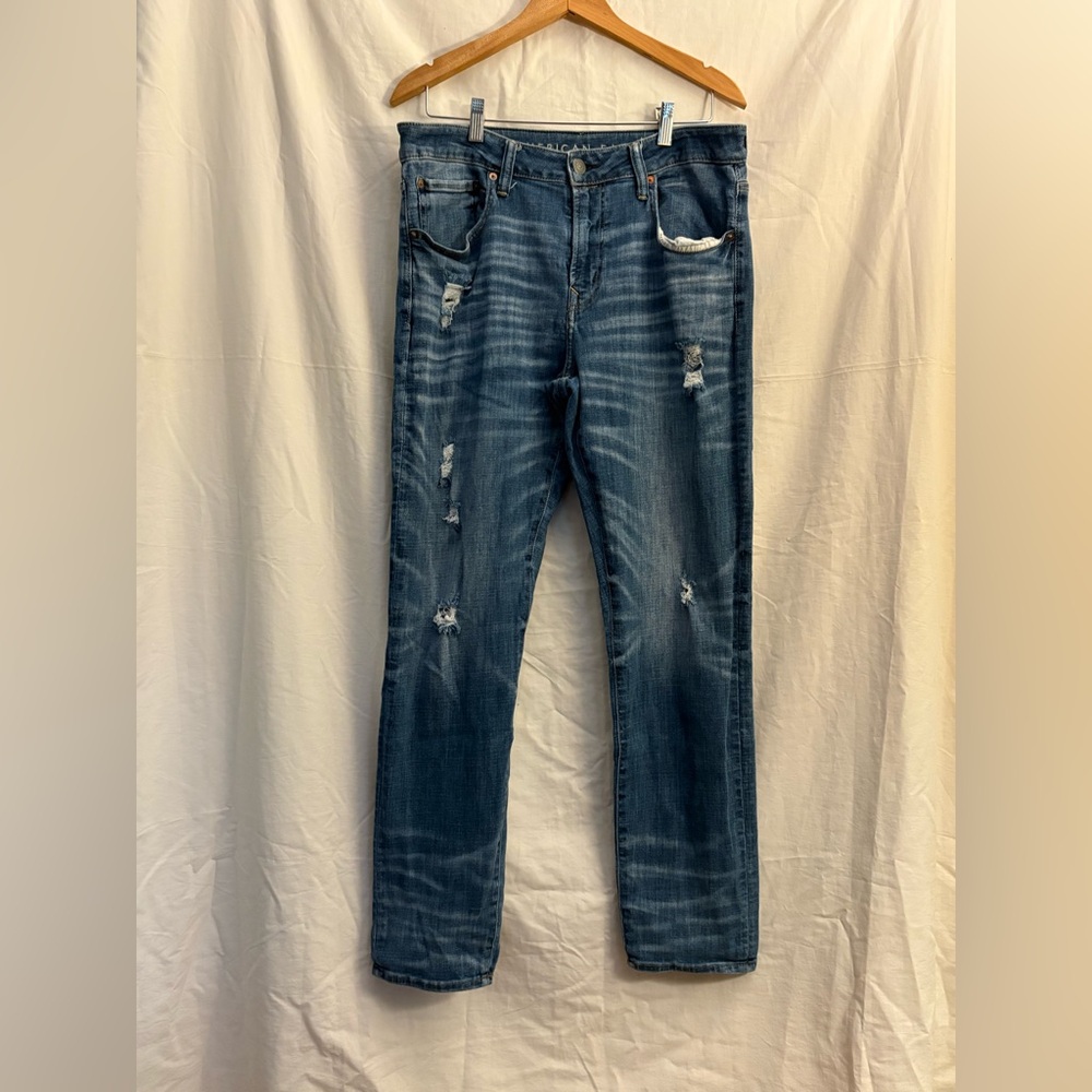 Men's Next Level Air flex American Eagle distressed jeans 34x32